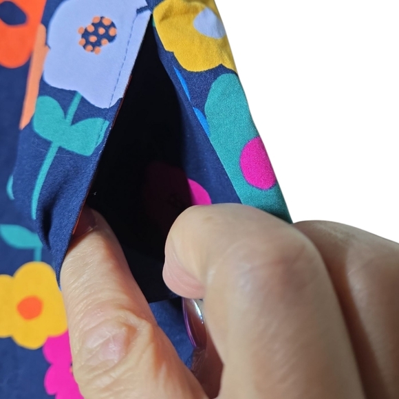 Hanna Andersson Navy Floral Smocked Neck Dress Size 5 - Picture 5 of 6